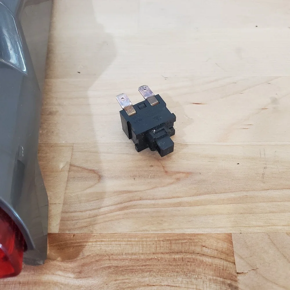 Dyson DC33 Vacuum On / Off  Power Switch & Cover Assembly Genuine OEM Part